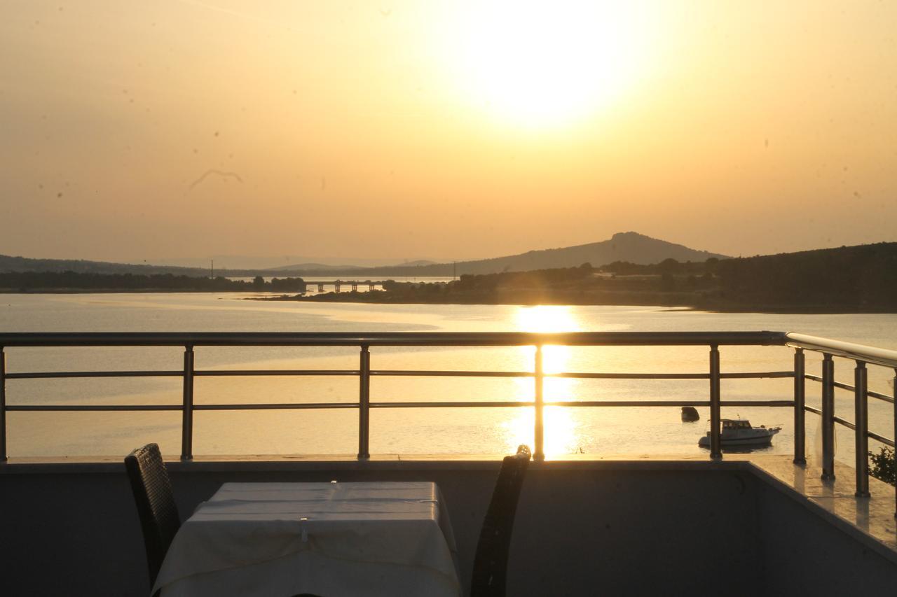 Senar Otel Ayvalik Bagian luar foto